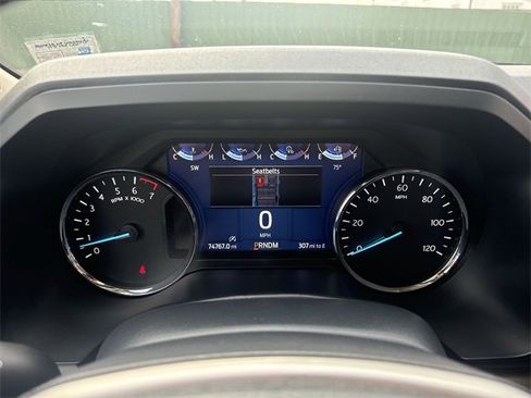 Used 2024 Ford Expedition XLT image 15