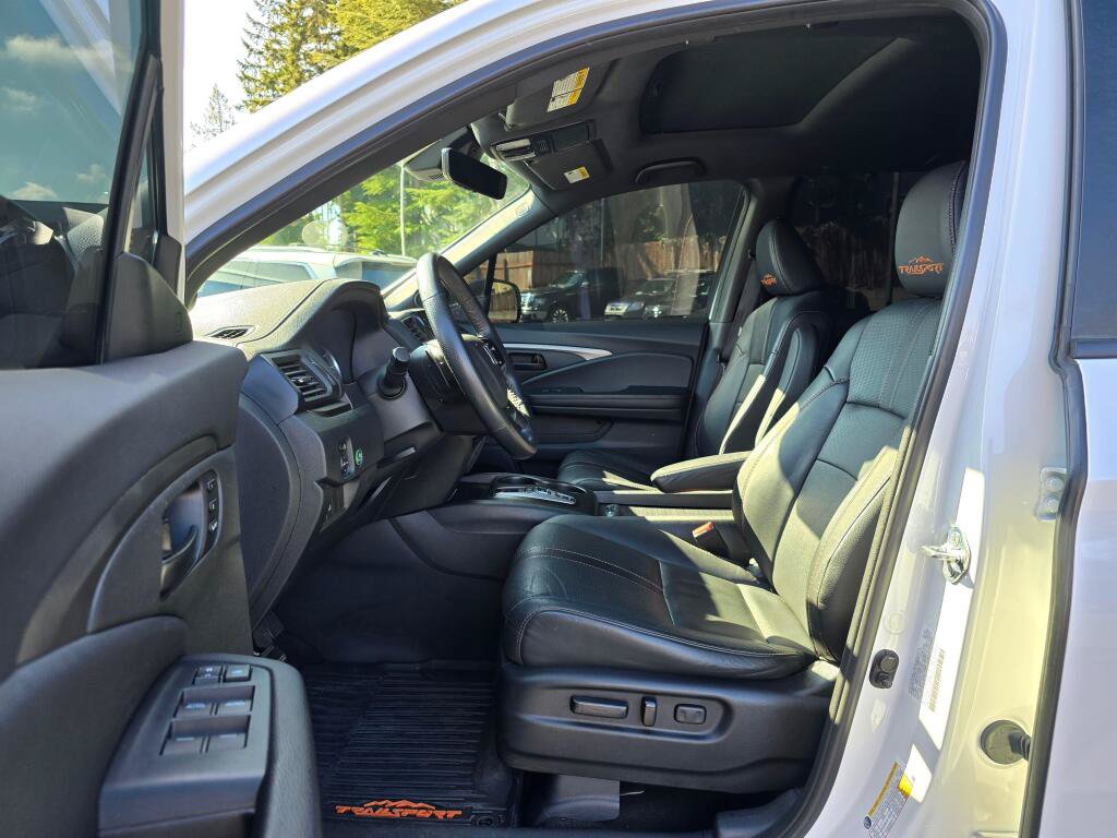 Used 2022 Honda Pilot TrailSport image 3