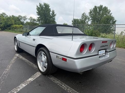 Used 1988 Chevrolet Corvette Convertible RWD image 7