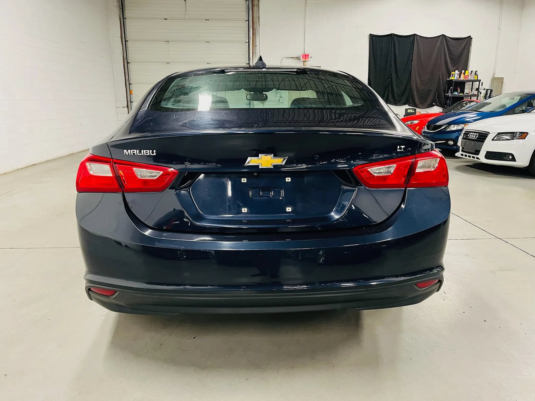 Used 2018 Chevrolet Malibu LT w/ Leather Package FWD image 7