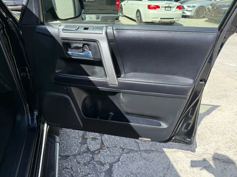 Used 2018 Toyota 4Runner Limited AWD/4WD image 16