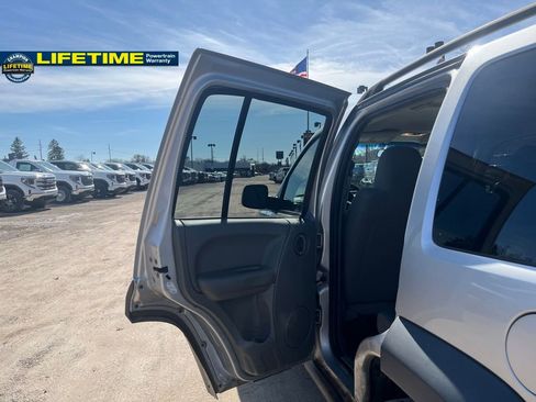 Used 2006 Jeep Liberty Sport image 29