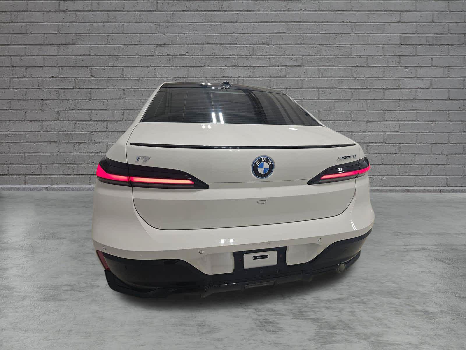 Used 2024 BMW i7 xDrive60 AWD/4WD image 6