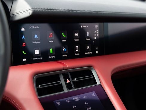 Used 2025 Porsche Taycan 4 Cross Turismo image 25