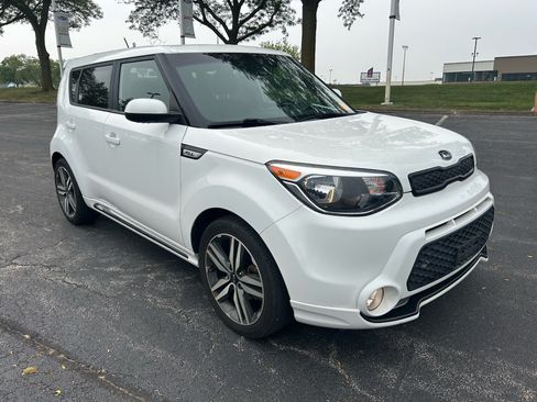 Used 2016 Kia Soul + w/ Soulful Package FWD image 3