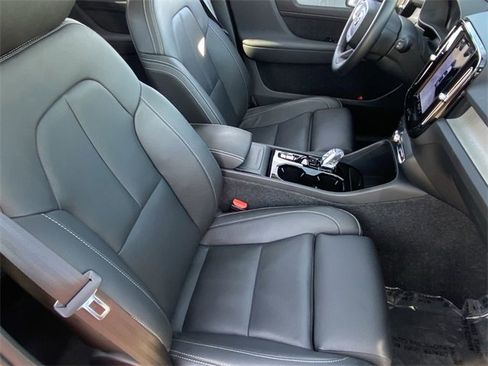 New 2025 Volvo XC40 B5 Plus w/ Protection Package Premier image 12