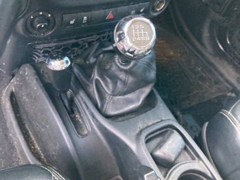 Used 2016 Jeep Wrangler Unlimited Rubicon image 21