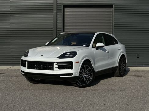 Used 2026 Porsche Cayenne image 1