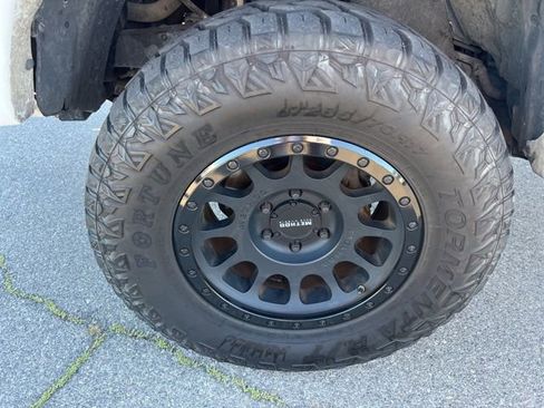 Used 2019 Toyota Tacoma TRD Off-Road image 10