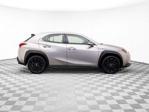 Used 2021 Lexus UX 200 w/ Accessory Package (Z1) image 6