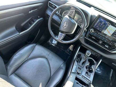 Used 2022 Toyota Highlander Platinum image 20