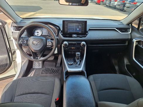 Used 2021 Toyota RAV4 LE AWD/4WD image 19