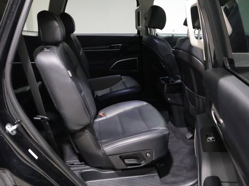 Used 2025 Kia Telluride S AWD/4WD image 23