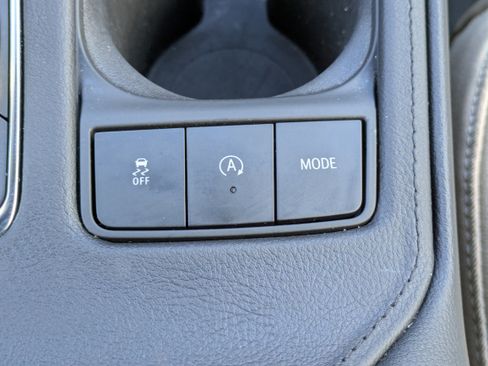 Certified 2024 Cadillac XT4 Luxury w/ Cold Weather Package image 27