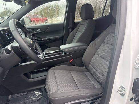 Used 2025 Chevrolet Equinox LT image 7