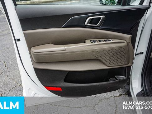 Used 2025 Kia Carnival FWD image 52