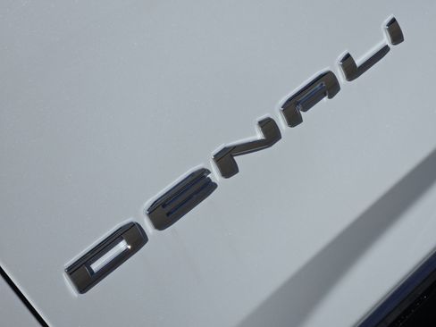 New 2026 GMC Yukon XL Denali Ultimate image 8