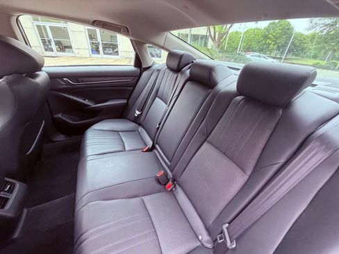 Used 2018 Honda Accord Touring image 13