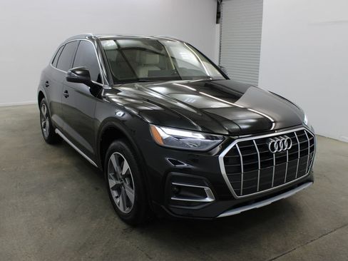Used 2022 Audi Q5 2.0T Premium Plus w/ Premium Plus Package AWD/4WD image 6