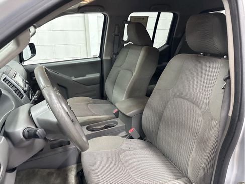 Used 2016 Nissan Frontier SV image 13