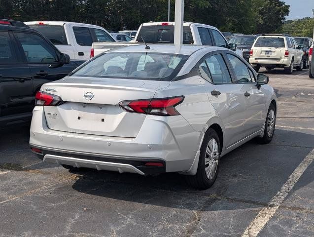 Used 2020 Nissan Versa S FWD image 3