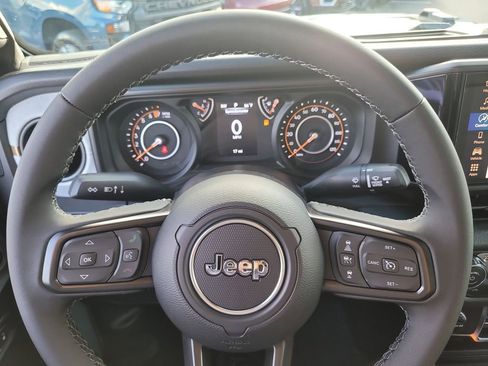 New 2025 Jeep Gladiator Sport image 26