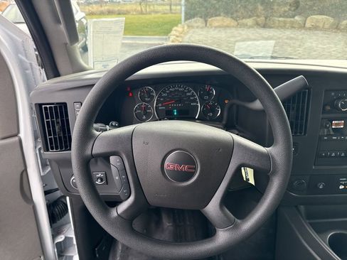 New 2025 GMC Savana 2500 w/ Enhanced Convenience Package RWD image 21