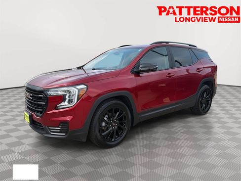 Used 2023 GMC Terrain SLE w/ Driver Convenience Package FWD image 4