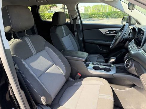 Used 2025 Chevrolet Blazer LT FWD image 37