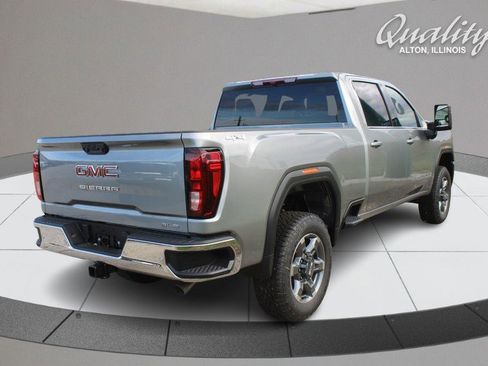 New 2026 GMC Sierra 3500 SLE image 4