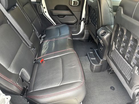 Used 2022 Jeep Wrangler Unlimited Rubicon w/ LED Lighting Group image 18