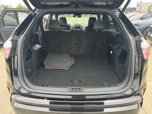 Used 2021 Ford Edge ST-Line image 14