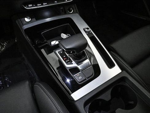 Used 2025 Audi Q5 2.0T Premium Plus w/ Premium Plus Package image 12