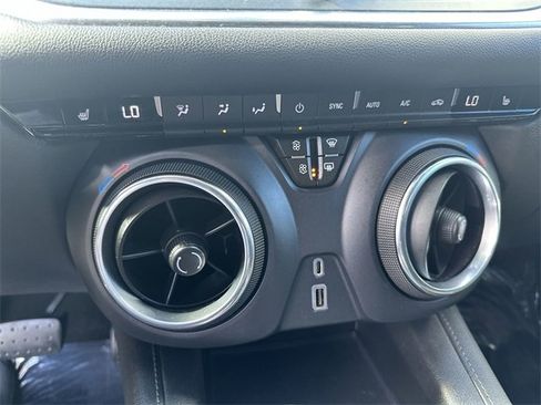 Used 2019 Chevrolet Blazer LT image 17