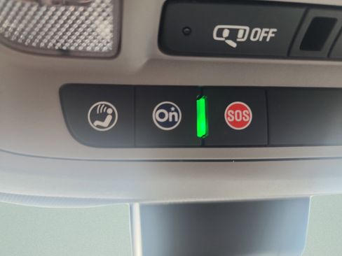 Used 2022 GMC Terrain SLE image 42