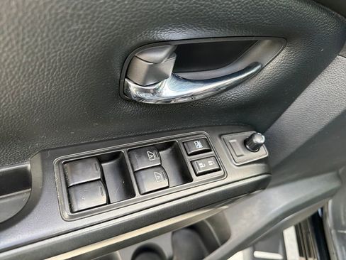 Used 2023 Nissan Titan SV w/ SV Convenience Package RWD image 18