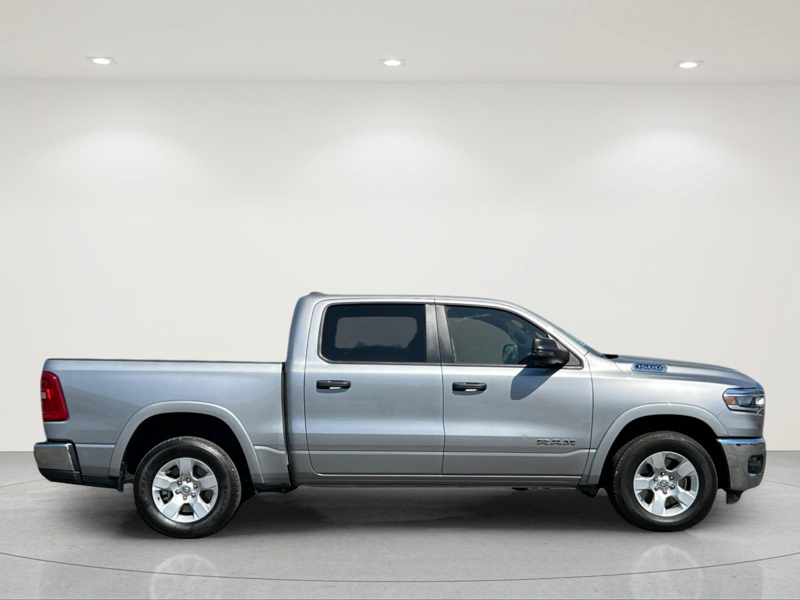 Used 2025 RAM 1500 Big Horn AWD/4WD image 6