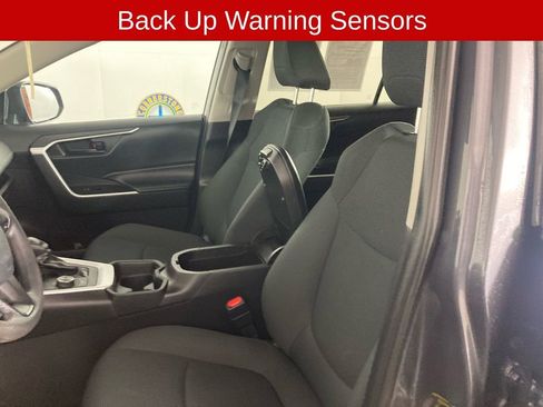 Used 2019 Toyota RAV4 LE w/ Carpet Mat Package image 11