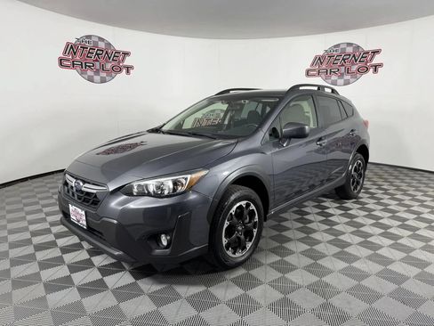 Used 2022 Subaru Crosstrek 2.0i Premium w/ Moonroof Package AWD/4WD image 3