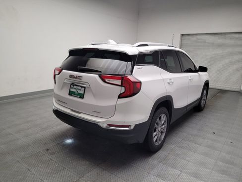 Used 2022 GMC Terrain SLT w/ Infotainment Package II AWD/4WD image 9