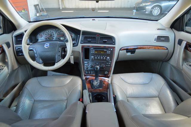 Used 2005 Volvo XC70 AWD/4WD image 48