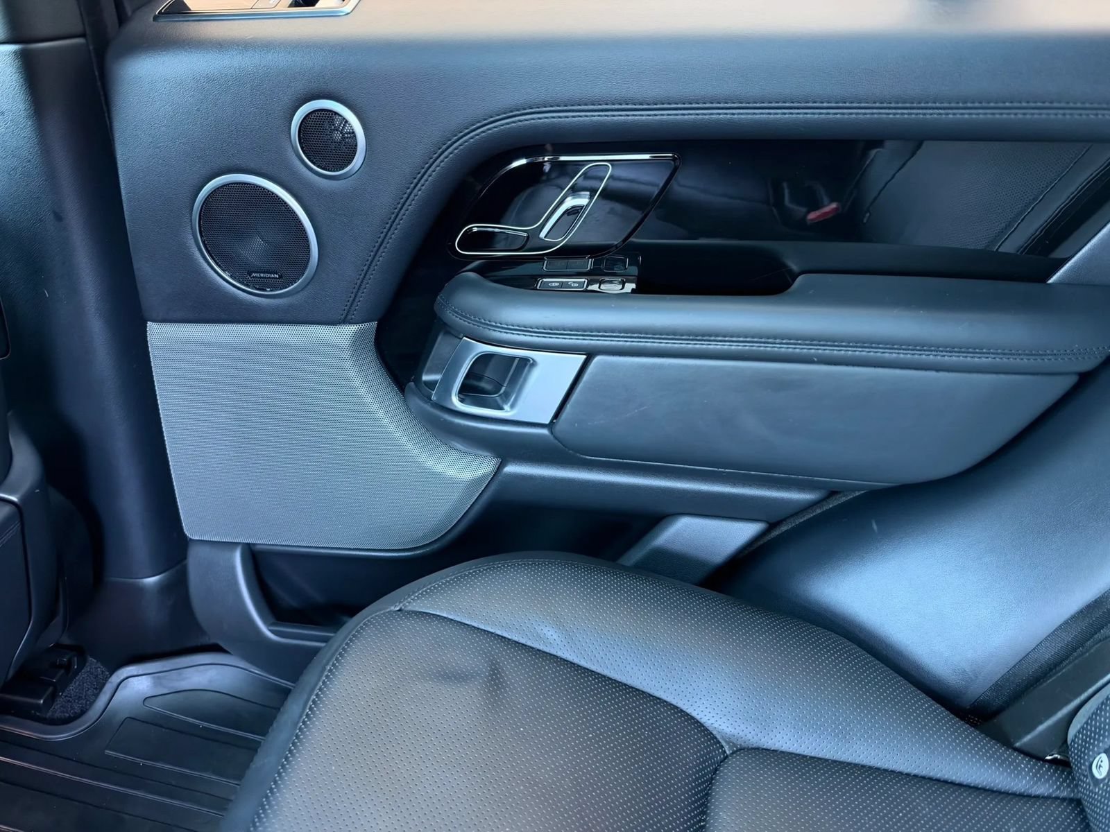 Used 2018 Land Rover Range Rover HSE AWD/4WD image 30
