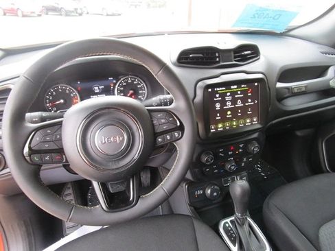 Used 2021 Jeep Renegade Latitude image 24