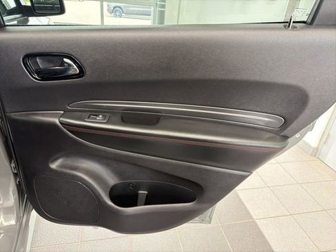 Used 2025 Dodge Durango GT AWD/4WD image 12