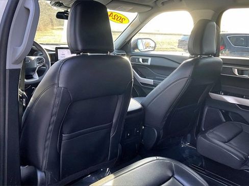 Used 2024 Ford Explorer XLT w/ Equipment Group 202A image 37