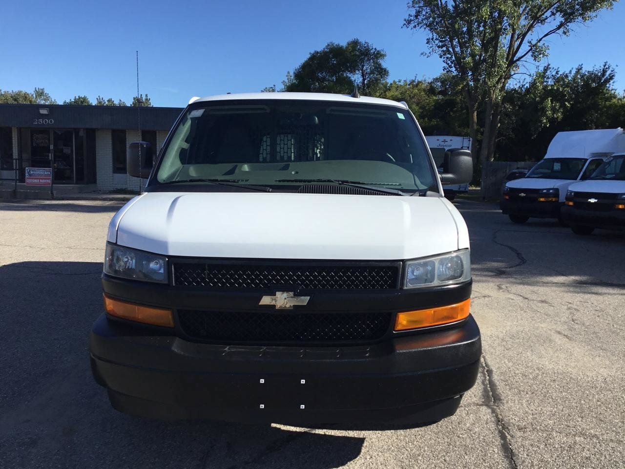Used 2020 Chevrolet Express 2500 RWD image 3