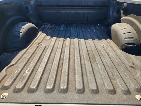 Used 2017 Ford F250 XL w/ Power Equipment Group AWD/4WD image 32
