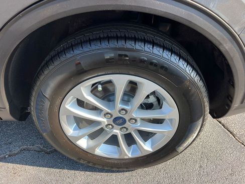 Used 2020 Ford Escape SE image 20