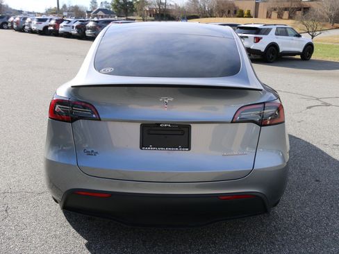 Used 2024 Tesla Model Y Performance image 4