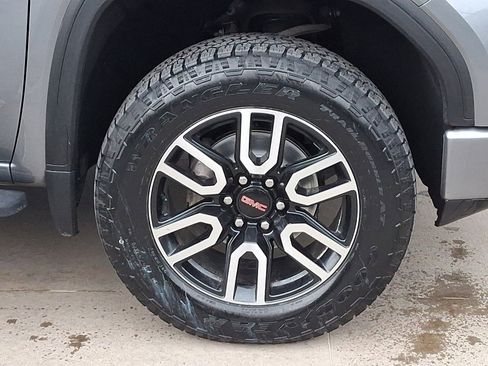 Used 2022 GMC Sierra 1500 AT4 w/ AT4 Premium Package image 8